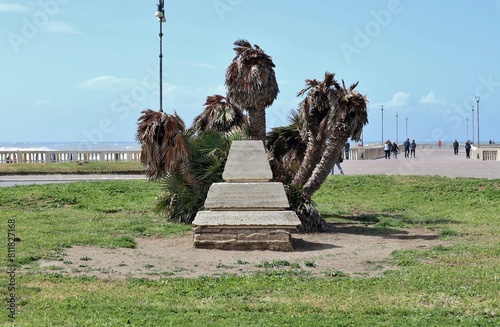 Obraz na płótnie Lido di Ostia - Monumento ai Ravennati w salonie