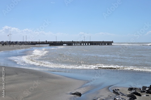 Obraz na płótnie Lido di Ostia - Il pontile dalla riva del Lido Salus w salonie