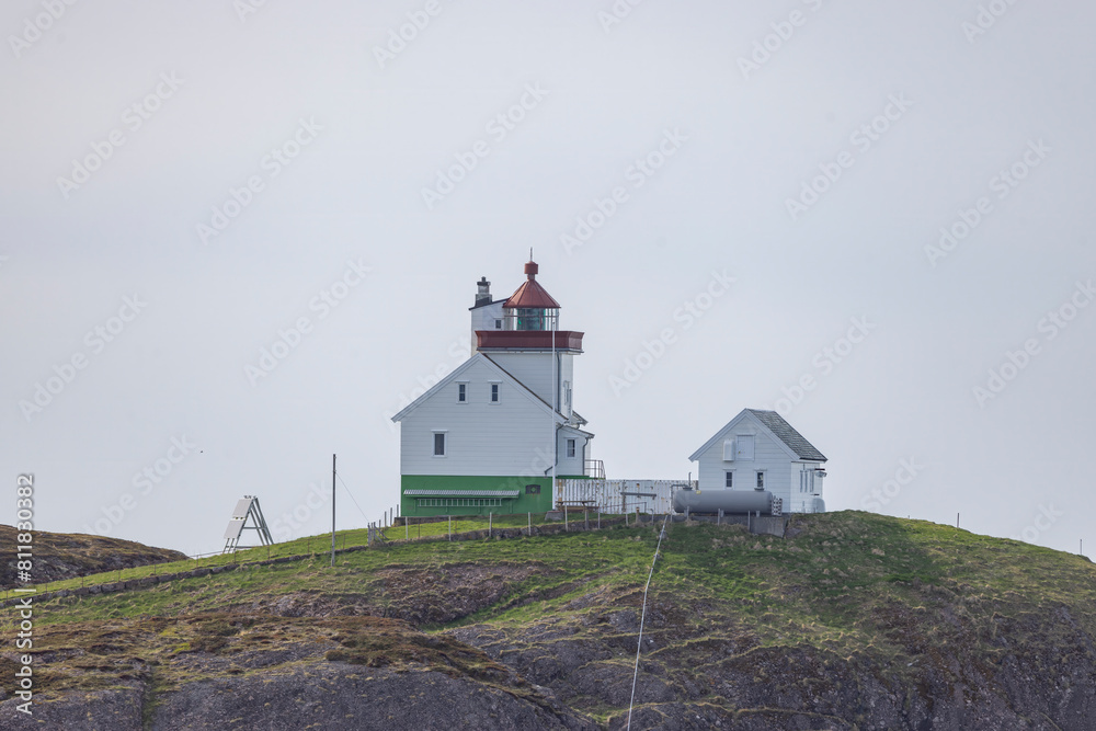 Asenvågøy lighthouse is a lighthouse located north of Asen, about 9 km northwest of Lysøysund in Ørland municipality in Trøndelag. The lighthouse was completed in 1921 Asenvågøy lighthouse is a lighthouse located north of Asen, about 9 km northwest of Lysøysund in Ørland municipality in Trøndelag. The lighthouse was completed in 1921