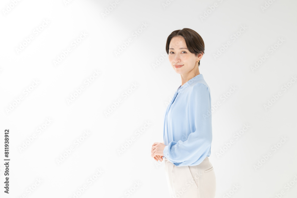 微笑むミドル女性 微笑むミドル女性