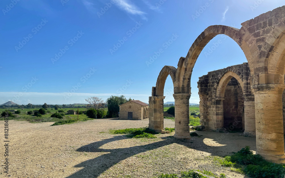 Ruine einer kleinen Kirche in Zypern Ruine einer kleinen Kirche in Zypern