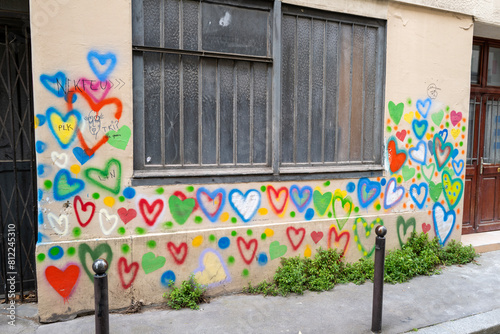 vue d'une impasse  nommée cité Dupont partant de la rue Saint Maur dans le onzième arrondissement de Paris en France photo