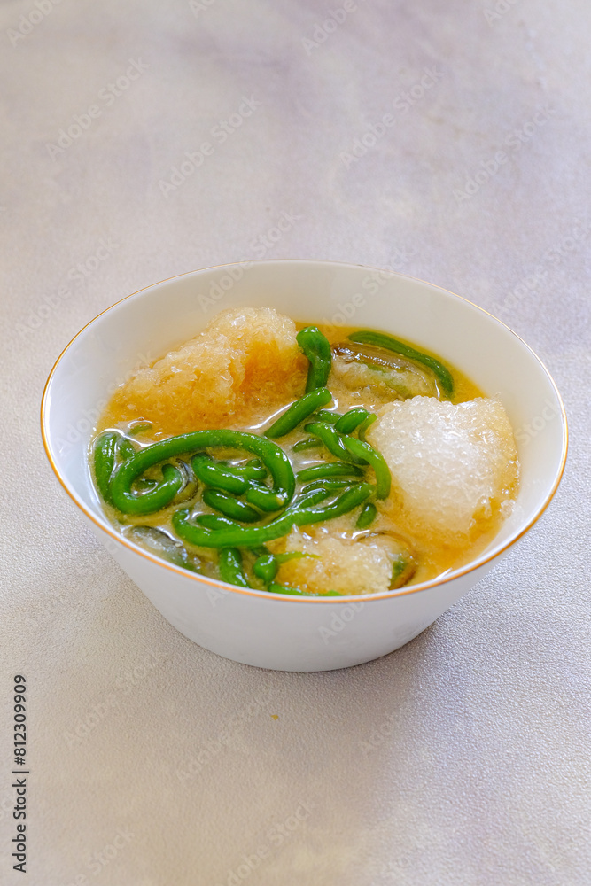 sweet ice dessert in bowl, es campur sweet ice dessert in bowl, es campur