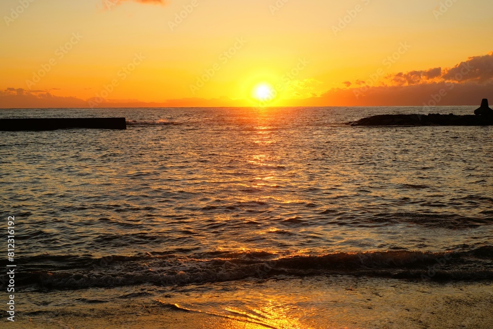 Obraz premium sunset over the sea of Morito ,Hayama, Japan
