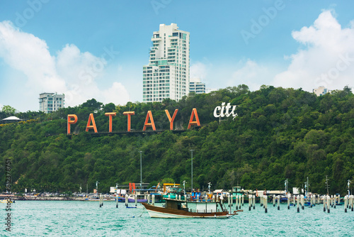 Fototapeta Naklejka Na Ścianę i Meble -   View on Pattaya city sign at Pattaya bay, Thailand.