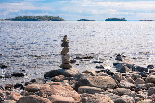Obraz na plátně View of Lake Ladoga from the rocky shore