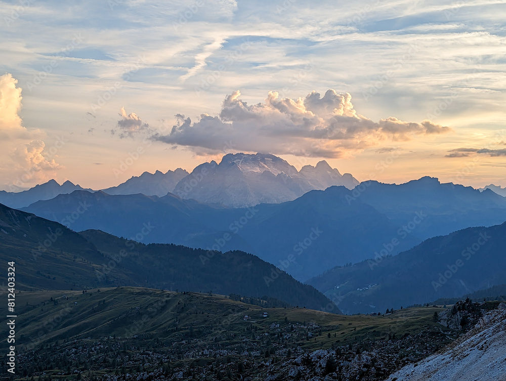 Fototapeta premium sunset in the mountains