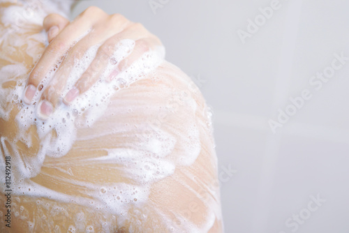 Women use liquid soap to shower to help eliminate bacteria.