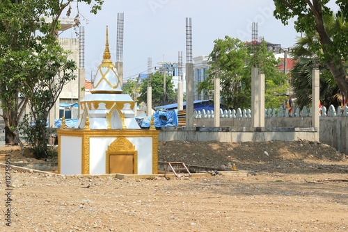 カンボジア、ポイペトにあるお寺の建設中の施設 photo