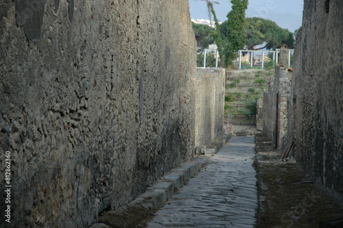 Wallpaper Mural Strada secondaria del centro di Pompei Antica.  Torontodigital.ca