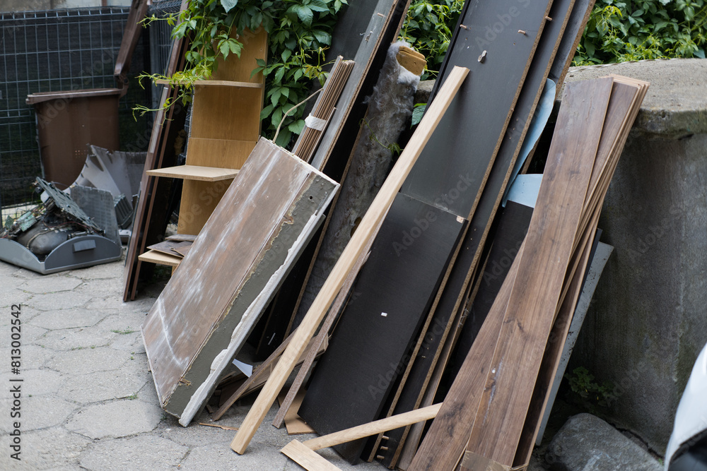 Naklejka premium Odpady, wywóz dużych gabarytów.