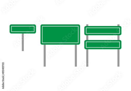 Señales verde de tráfico vacíos.