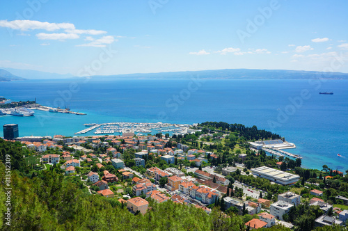 クロアチアの観光地スプリットを高台から眺めた風景 © KTK Creatives