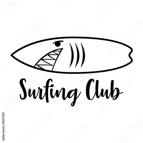 Logo club de surf. Texto Surfing Club con silueta de tabla de surf con forma de tiburón lineal