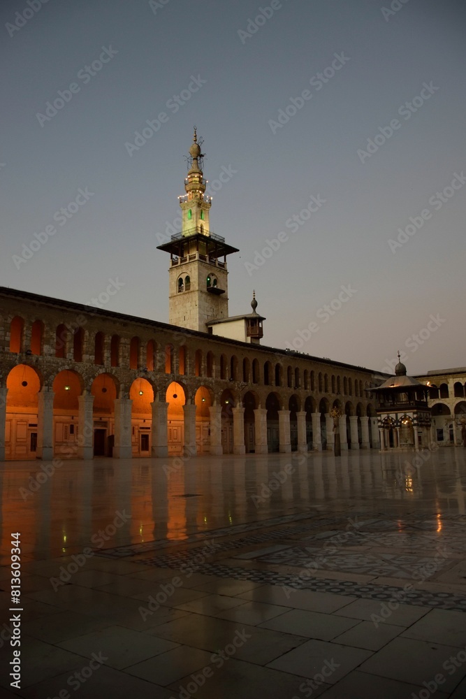 Obraz premium Vertical shot of the Al Umayyad mosque in the evening, Damascus, Syria