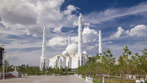 Valokuva The Hazrat Sultan Mosque in Astana timelapse hyperlapse, Kazakhstan