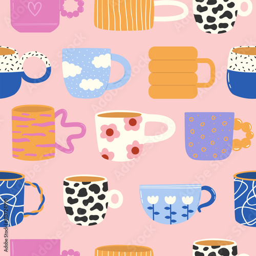 Seamless vector pattern with colorful ceramic cups and mugs. Cute background with bizarre pottery objects. Retro funky kitchen decor. Wallpaper, wrapping paper, textile design