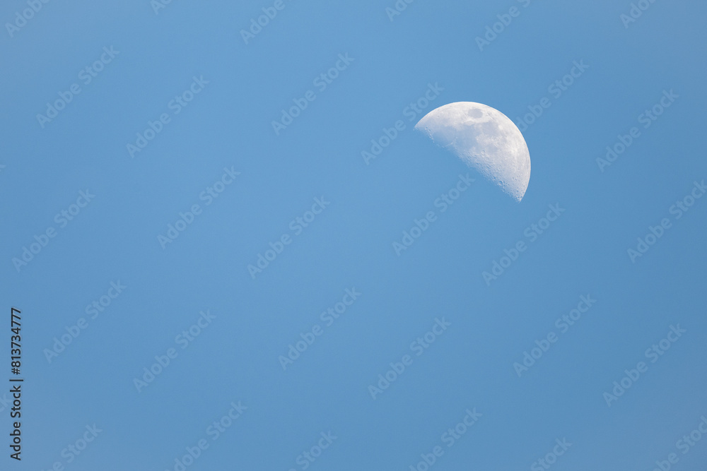 jolie demi lune de jour jolie demi lune de jour