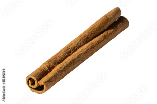 Cynamon cały, przyprawa na białym tle. Zdjęcie z bliska,