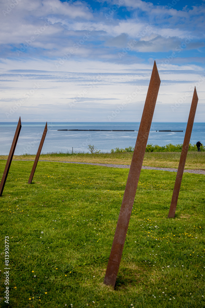Fototapeta premium Vestiges du Port artificiel d'Arromanches utilisé pour le débarquement de Normandie
