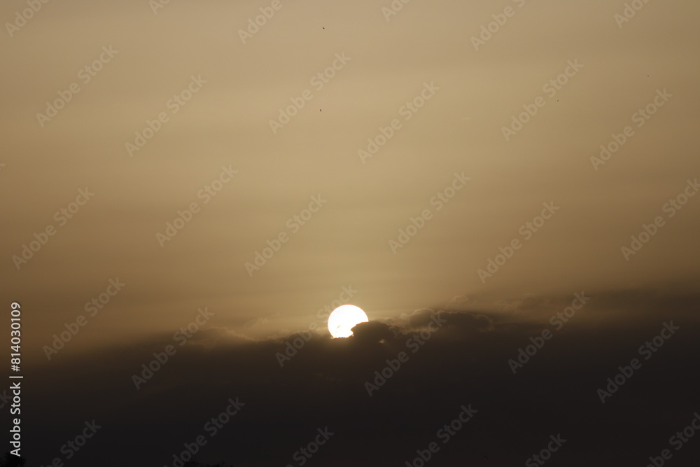 ATARDECER SOL EN EL HORIZONTE ATARDECER SOL EN EL HORIZONTE