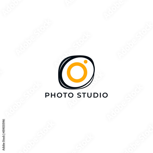 ILLUSTRATION PHOTOGRAPHY ABSTRACT CAMERA LENS SIMPLE LOGO ICON BLACK ORANGE COLOR TEMPLATE DESIGN ELEMENT VECTOR. GOOD FOR PHOTO STUDIO, APPS