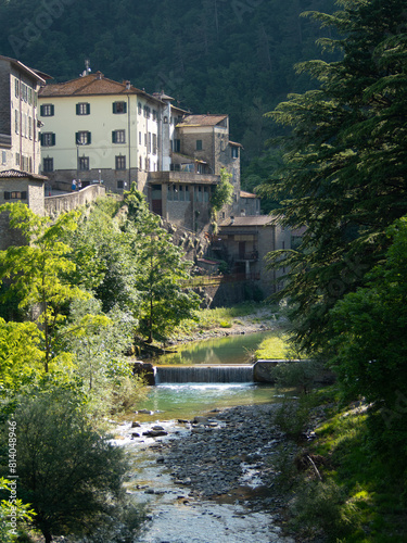 River with houses © Michele Rizzotti