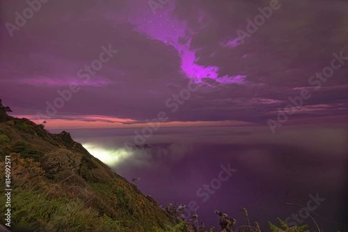 Aurora boreal sobre el mar en Ortegal, Galicia