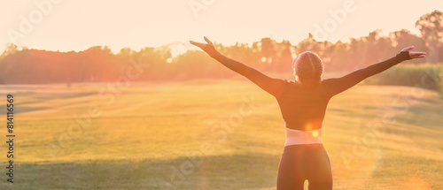 Athletic young woman enjoyi...