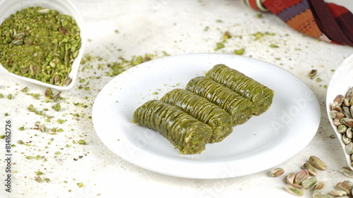 fıstıklı sarma baklava