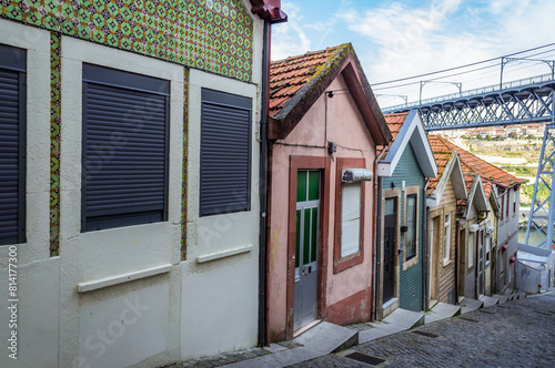 Obraz na płótnie Houses on Calcada da Serra street in Vila Nova de Gaia city, Portugal w salonie