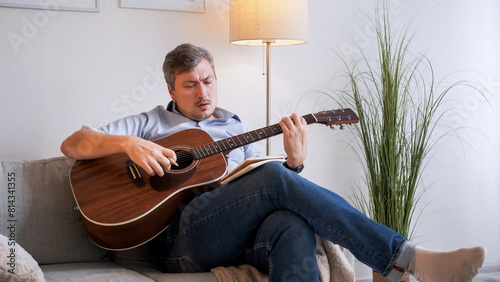 Billede på lærred Guitar practicing