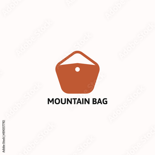 Shopping bag logo in the shape of a mountain. Suitable for online shop businesses, adventure and bag manufacturers.