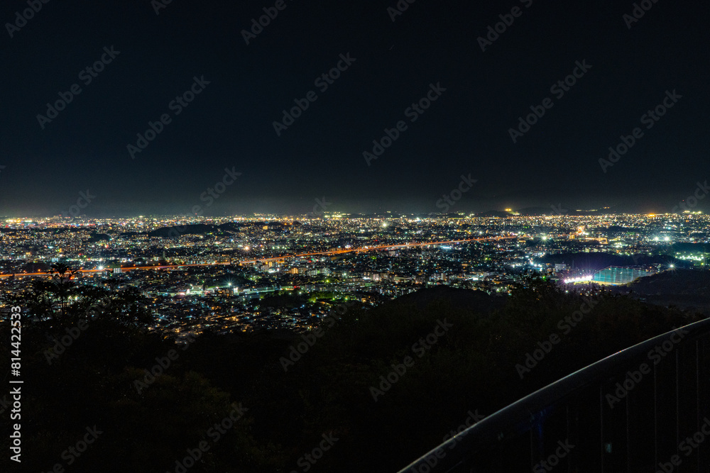 Obraz premium 油山片江展望台から見る福岡市の夜景