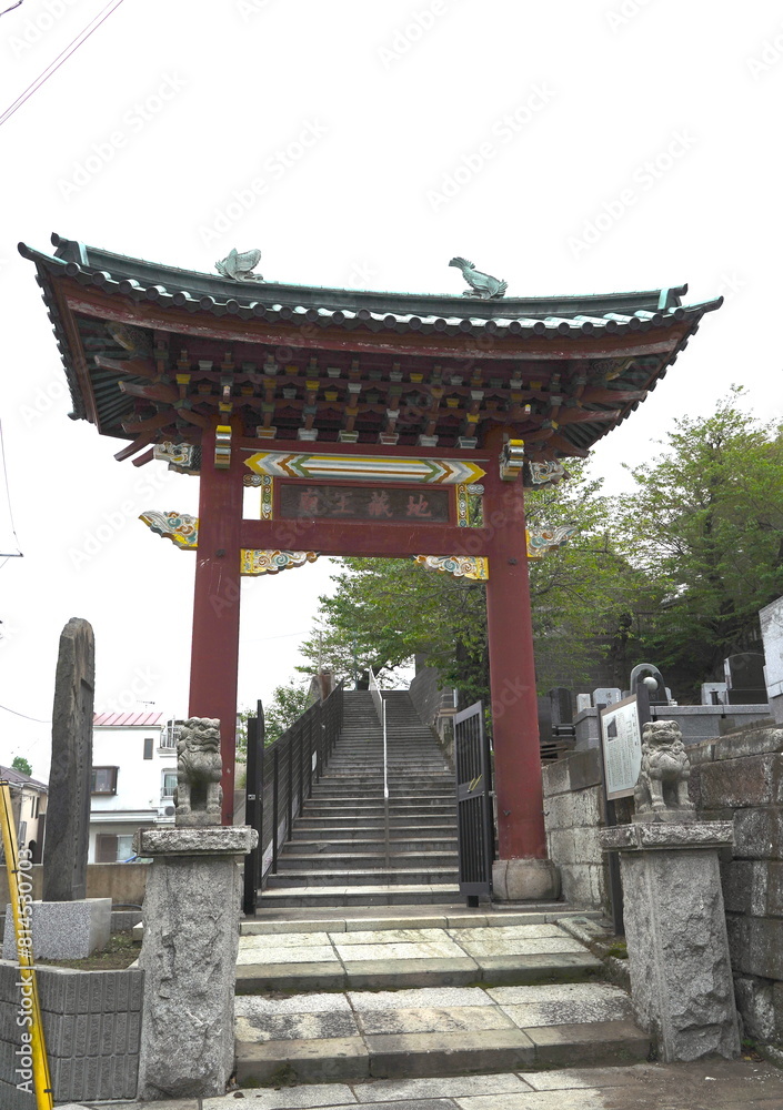 Obraz premium 日本の神奈川県、横浜にある名建築、中華義荘、地蔵王廟