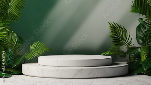 Podium de présentation rond avec feuilles tropicales. Couleur blanc et vert. Nature et plante. Beauté, cosmétique, bien-être. Pour conception et création graphique. © FlyStun