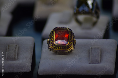 Quadro su tela Retro big stone ring