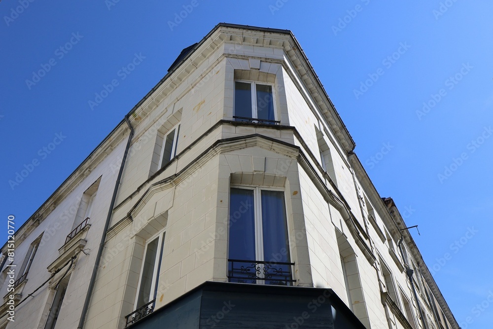 Bâtiment typique, vu de l'extérieur, ville de Châtellerault, département de la Vienne, France Bâtiment typique, vu de l'extérieur, ville de Châtellerault, département de la Vienne, France