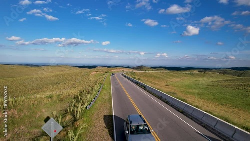 Ruta, autopista, camino entre montañas. Autos pasando. Vista panoramica de dron. Córdoba, Argentina, Camino del Cuadrado.  photo