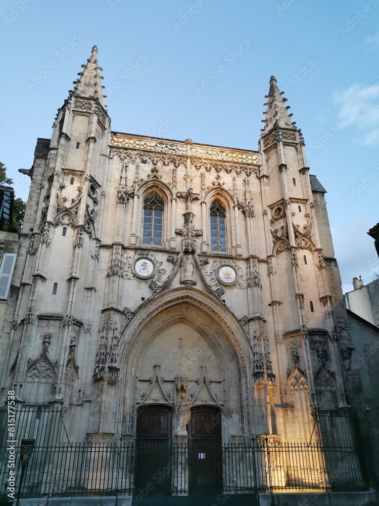 Fototapeta premium church, architecture, religion, cathedral, europe, travel, catholic, tourism, religious, ancient, history, town, saint, historic, France