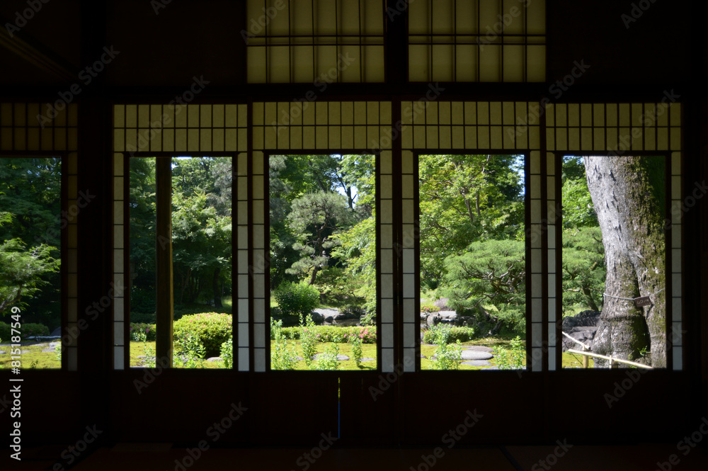 旧三井家下鴨別邸 主屋から庭園を望む 京都市左京区 旧三井家下鴨別邸 主屋から庭園を望む 京都市左京区