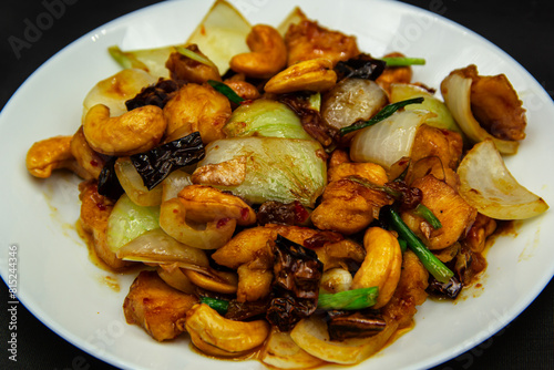 stir fried chicken with chasew nuts