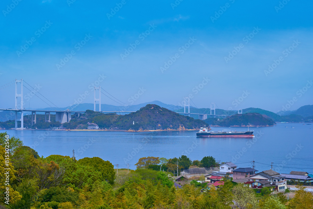 愛媛県今治市の来島海峡サービスエリアから来島海峡大橋、馬島方面