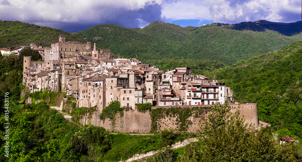 Obraz premium scenic traditional medieval villages and castles of Italy - beautiful town San Gregorio da Sassola, Lazio region