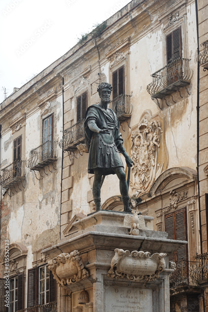 Obraz premium Old buildings in Palermo, Italy 