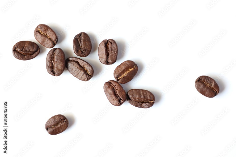 Obraz premium coffee beans isolated on white