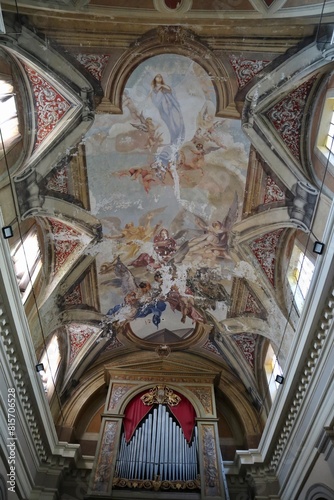 Obraz na płótnie Nemi - Volta della navata della Chiesa di Santa Maria del Pozzo w salonie