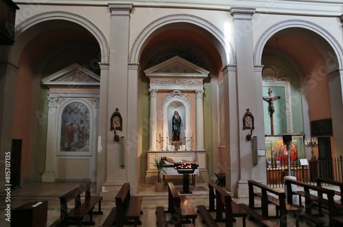 Obraz na płótnie Nemi - Cappelle di sinistra nella Chiesa di Santa Maria del Pozzo w salonie