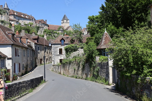 Rue typique, village de Angles sur l'Anglin, département de la Vienne, France