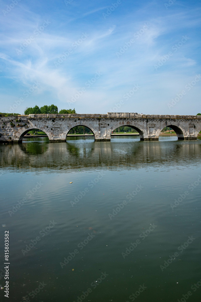 Obraz premium Ponte di Augusto e Tiberio, città di Rimini, Emilia Romagna